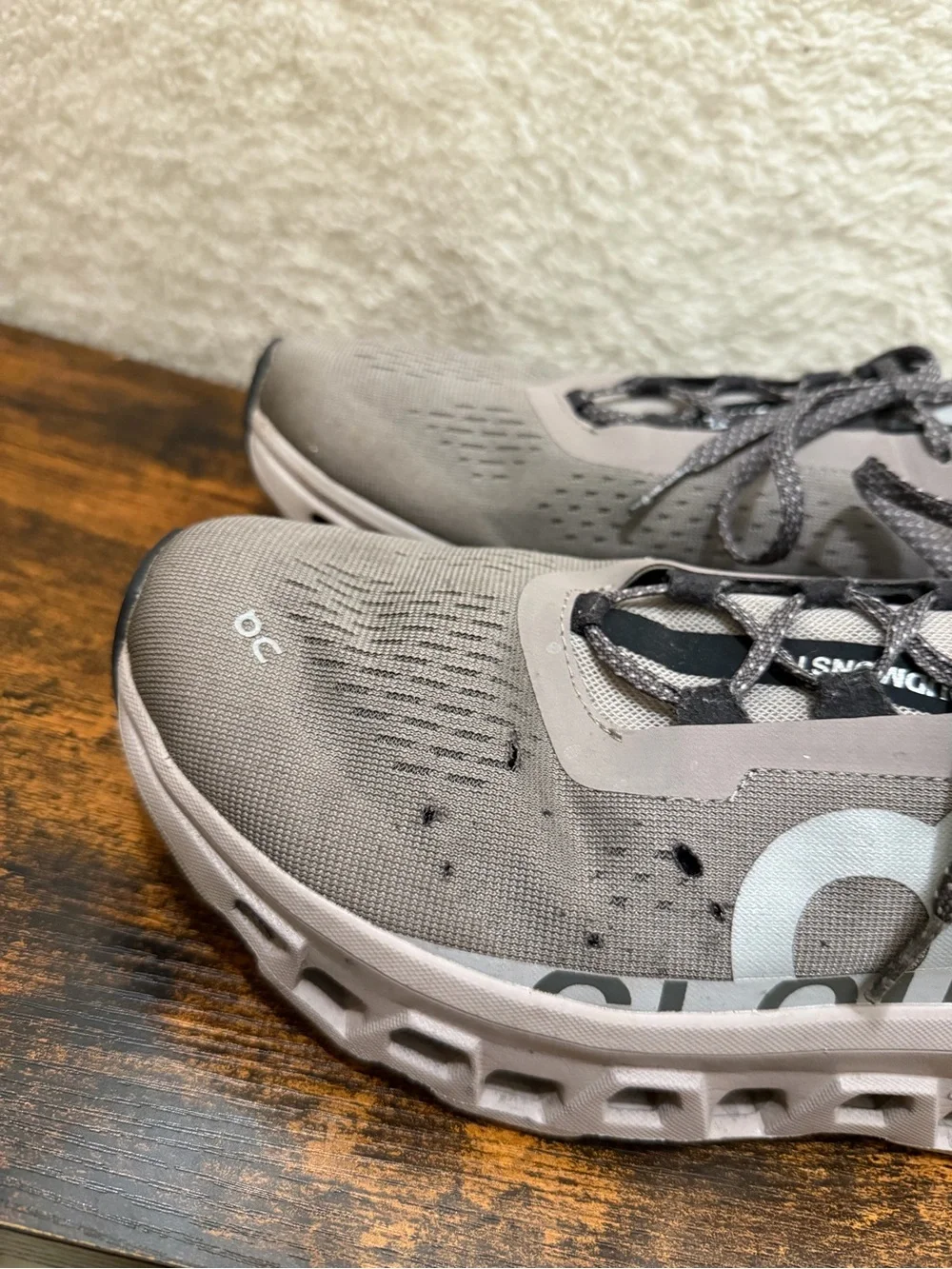 On Running Shoes Mens 9 Cloudmonster Cinder Fog Grey Performance Athletic Gym